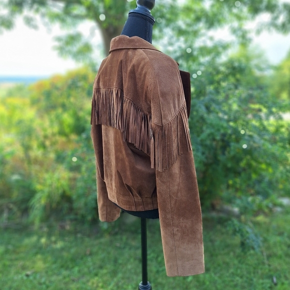 (12) Vintage Suede Leather Western Tassle Jacket from The Olde Hide House (90's) - Picture 3 of 13